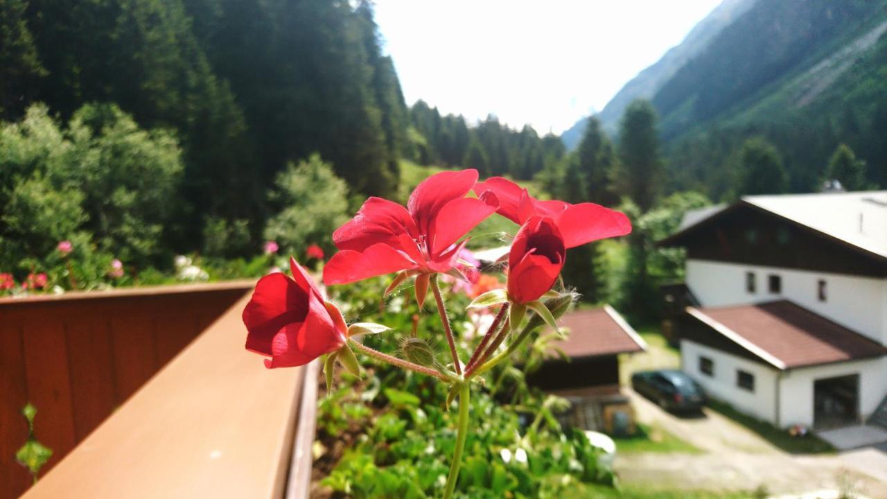 Hotel Haus Waldheim Sankt Leonhard im Pitztal Exterior foto