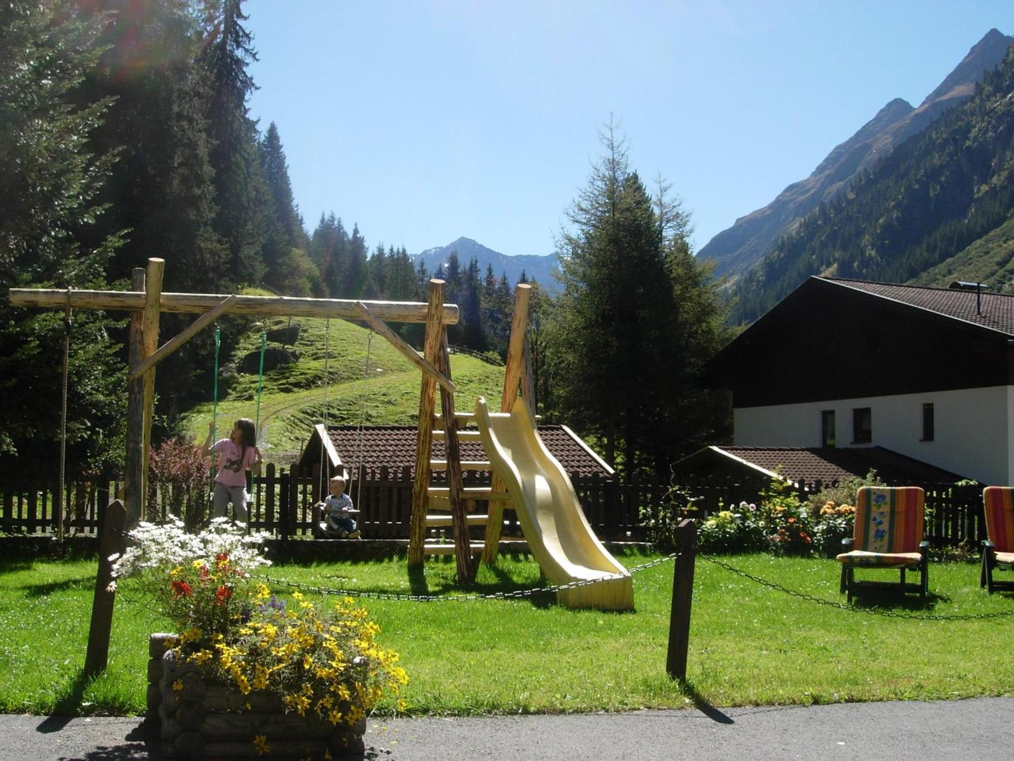 Hotel Haus Waldheim Sankt Leonhard im Pitztal Exterior foto